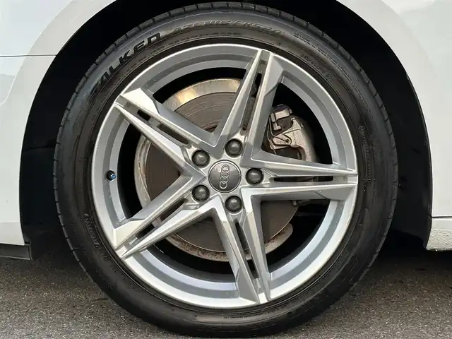 アウディ Ａ４ 2.0TFSIスポーツ S ライン PKG 福島県 2016(平28)年 3.9万km グレイシアホワイトメタリック 純正ナビ(CD/DVD/BT/SD/AUX)/フルセグTV/アクティブレーンアシスト/クルーズコントロール/ETC/オートホールド/ステアリングスイッチ/パドルシフト/前方ドライブレコーダー/パワーシート/シートヒーター/バーチャルコクピット/純正18AW/純正フロアマット/取扱説明書/保証書/スペアキー