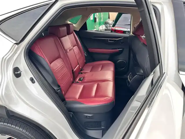レクサス ＮＸ 300h バージョンL 宮城県 2020(令2)年 5.2万km ソニッククォーツ パノラミックビューモニターセット/・パノラミックビューモニター/・パーキングサポートブレーキ（静止物）/ブラインドスポットモニターセット/・ブラインドスポットモニター/・リアクロストラフィックアラート/＝＝＝/セーフティシステムプラス/・プリクラッシュセーフティ/・レーントレーシングアシスト/・アダプティブハイビームシステム/・レーダークルーズコントロール/・ロードサインアシスト/・先行車発進告知機能/純正ナビ/・CD/DVD/・Bluetooth/・フルセグTV/ビルトインETC2.0/AC100V/100Wコンセント/ハンズフリーパワーバックドア/本革シート/シートシートヒーター（前席/後席）/シートベンチレーション（前席）/パワーシート（運転席メモリー機能付）/電動格納/リクライニング機能付シート（リア）/ステアリングヒーター/電動パーキングブレーキ/ブレーキホールド/角型3眼LEDヘッドランプ/フォグランプ/ヘッドランプクリーナー/スマートキー＆プッシュスタート/純正18インチAW/純正フロアマット