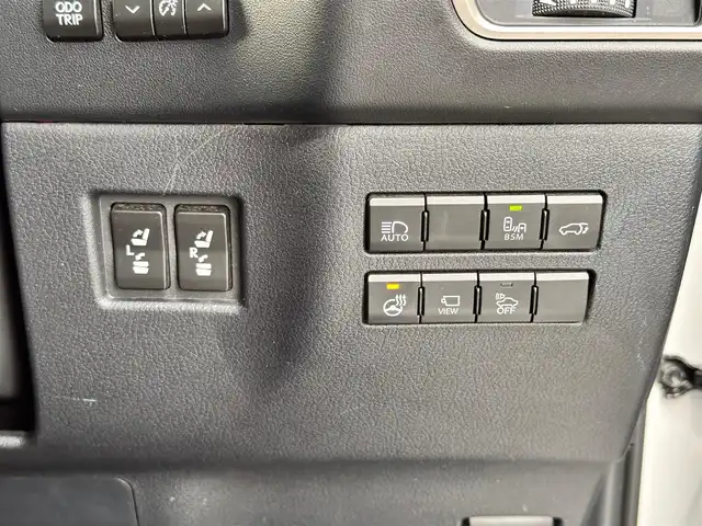 レクサス ＮＸ 300h バージョンL 宮城県 2020(令2)年 5.2万km ソニッククォーツ パノラミックビューモニターセット/・パノラミックビューモニター/・パーキングサポートブレーキ（静止物）/ブラインドスポットモニターセット/・ブラインドスポットモニター/・リアクロストラフィックアラート/＝＝＝/セーフティシステムプラス/・プリクラッシュセーフティ/・レーントレーシングアシスト/・アダプティブハイビームシステム/・レーダークルーズコントロール/・ロードサインアシスト/・先行車発進告知機能/純正ナビ/・CD/DVD/・Bluetooth/・フルセグTV/ビルトインETC2.0/AC100V/100Wコンセント/ハンズフリーパワーバックドア/本革シート/シートシートヒーター（前席/後席）/シートベンチレーション（前席）/パワーシート（運転席メモリー機能付）/電動格納/リクライニング機能付シート（リア）/ステアリングヒーター/電動パーキングブレーキ/ブレーキホールド/角型3眼LEDヘッドランプ/フォグランプ/ヘッドランプクリーナー/スマートキー＆プッシュスタート/純正18インチAW/純正フロアマット