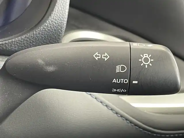 トヨタ ヴォクシー ハイブリッド S－Z 茨城県 2022(令4)年 2.3万km ホワイトパールクリスタルシャイン 快適利便パッケージ/純正10.5型DA/バックカメラ/フルセグ/CD/DVDデッキ/衝突被害軽減ブレーキ/車線逸脱抑制装置/レーダークルーズコントロール/オートマチックハイビーム/クリアランスソナー/BSM/両側電動スライドドア/ETC2.0/AC100V/パワーバックドア/シートヒーター/純正17インチAW/3眼LEDヘッドライト/スマートキー