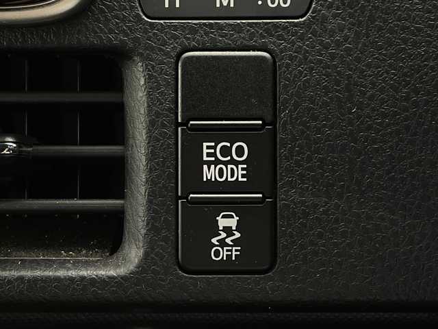 トヨタ ヴォクシー ZS 煌Ⅲ 茨城県 2021(令3)年 4.9万km ホワイトパールクリスタルシャイン 純正９インチナビ　バックモニター　フリップダウンモニター　衝突被害軽減ブレーキ　両側電動スライドドア　スマートキー　フルセグＴＶ　クルコン　ＥＴＣ　コーナーセンサー　横滑り防止装置　プッシュスタート