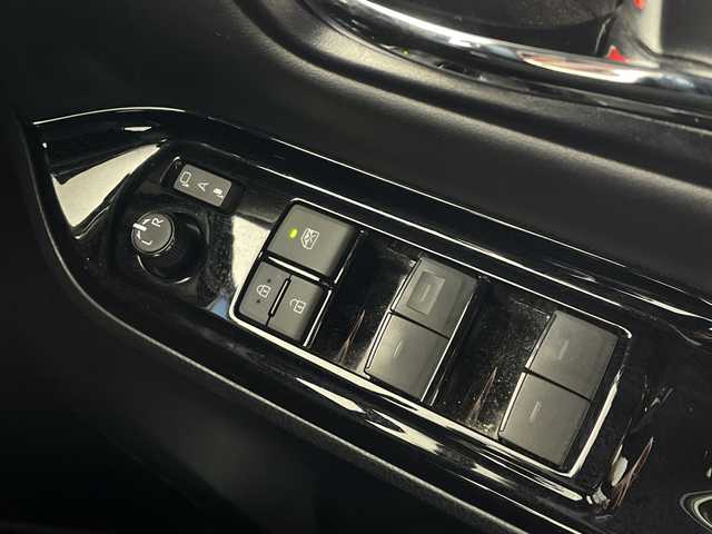 トヨタ ヴォクシー ZS 煌Ⅲ 茨城県 2021(令3)年 4.9万km ホワイトパールクリスタルシャイン 純正９インチナビ　バックモニター　フリップダウンモニター　衝突被害軽減ブレーキ　両側電動スライドドア　スマートキー　フルセグＴＶ　クルコン　ＥＴＣ　コーナーセンサー　横滑り防止装置　プッシュスタート