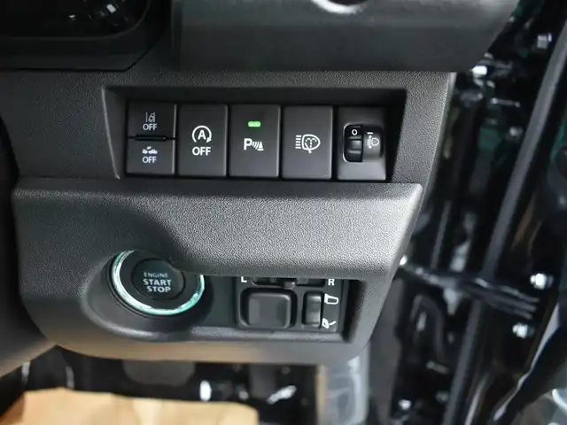 スズキ ジムニー ノマド FC 神奈川県 2025(令7)年 0.1千km 黒 ワンオーナー/セーフティサポート（予防安全技術）/：デュアルブレーキサポート/：誤発進抑制機能/：後退時ブレーキサポート/：後方誤発進抑制機能/：車線逸脱警報機能/：ハイビームアシスト/：アダプティブクルーズコントロール/：標識認識機能/：ふらつき警報機能/：先行車発進お知らせ機能/純正15インチアルミホイール/シートヒーター（前席）/純正LEDヘッドライト/：フロントフォグライト/：ヘッドランプウォッシャー