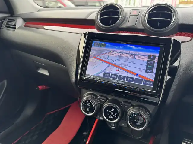 スズキ スイフト スポーツ セーフティPKG 千葉県 2018(平30)年 4万km チャンピオンイエロー ワンオーナー/6速MT/セーフティパッケージ/デュアルセンサーブレーキサポート/誤発信抑制機能/車線逸脱抑制機能/ふらつき警報/先行者発進お知らせ機能/レーダークルーズコントロール/純正8型ナビ/フルセグTV/Bluetooth/ビルトインETC/スポーツ専用バケットシート/シートヒーター/純正フロアマット/カーボンエアロ/純正17インチAW/オートライト