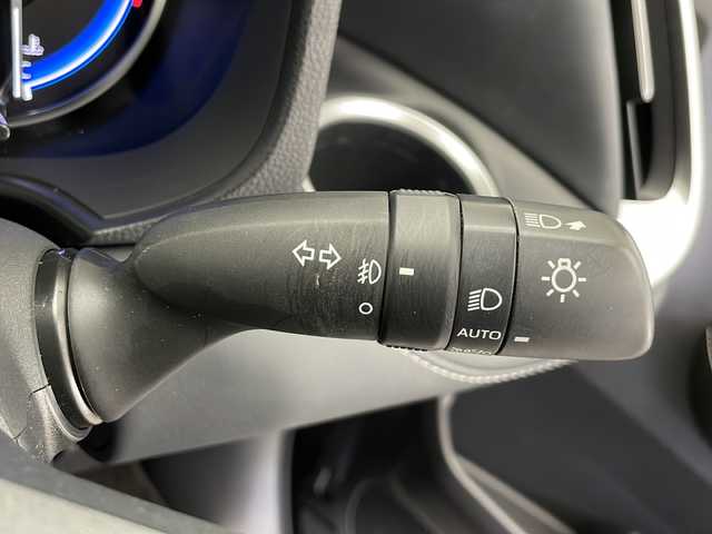 トヨタ ノア ハイブリッド S－Z 長野県 2022(令4)年 5.8万km アティチュードブラックマイカ 4WD/純正メモリナビ&フルセグTV&CD&DVD&USB&BT/純正フリップダウンモニター/トヨタセーフティセンス/アダプティブクルーズコントロール/レーンディパーチャーアラート/プリクラッシュセーフティー/クリアランスソナー/プロアクティブドライビングアシスト/パーキングサポートブレーキ/オートマチックハイビーム/ロードサインアシスト/先行車発進告知/快適便利パッケージ/パワーバックドア/ユニバーサルステップ/nanoe/両側パワースライドドア/ハーフレザーシート/前席シートヒーター/ステアリングスイッチ/ステアリングヒーター/2列目サンシェード/ウォークスルー/バックカメラ/ビルトインETC/LEDヘッドライト/オートライト/電動格納ミラー/ウィンカーミラー/電動ホールド/オートホールド/純正16インチAW装着/純正フロアマット/プッシュスタート/スマートキー