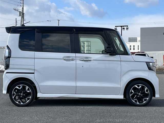 ホンダ Ｎ ＢＯＸ カスタム G L ターボ ホンダセンシング 道央・札幌 2019(平31)年 13.8万km パールⅡ ４WD/ホンダセンシング/社外メモリーナビ/CD/DVD/BT/フルセグ/衝突被害軽減ブレーキ/横滑り防止装置/アダプティブクルーズコントロール/レーンキープアシスト/リヤコーナーセンサー/バックカメラ/ビルトインETC/ドライブレコーダー/アイドリングストップ/ECONモード/両側パワースライドドア/前席シートヒーター/ハーフレザーシート/革巻きステアリング/ステアリングリモコン/パドルシフト/プッシュスタート/スマートキー/LEDヘッドライト/オートライト/オートハイビーム/フォグランプ/電動格納ミラー/ヒーテッドドアミラー/ウィンカーミラー/純正フロアマット/ドアバイザー