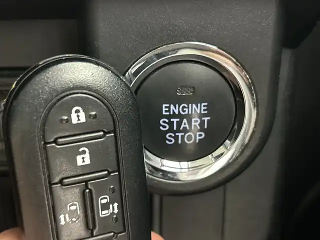 トヨタ ルーミー カスタムG 愛知県 2020(令2)年 4.4万km パールホワイトⅢ 禁煙車/純正7インチナビ/（CD/DVD/フルセグTV/Bluetooth/AM/FM)/バックカメラ/スマートアシストIII/・衝突軽減ブレーキ/・レーンキープアシスト/・オートマチックハイビーム/・クリアランスソナー/・誤発進抑制機能/ETC/両側パワースライドドア/アイドリングストップ/純正アルミホイール/スマートキー/プッシュスタート/スペアキー有/フロアマット/横滑り防止装置/LEDヘッドライト/フロントフォグライト