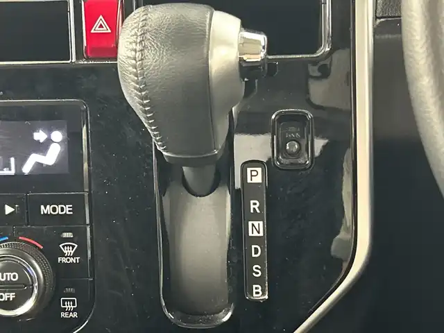 トヨタ ルーミー カスタムG 愛知県 2020(令2)年 4.4万km パールホワイトⅢ 禁煙車/純正7インチナビ/（CD/DVD/フルセグTV/Bluetooth/AM/FM)/バックカメラ/スマートアシストIII/・衝突軽減ブレーキ/・レーンキープアシスト/・オートマチックハイビーム/・クリアランスソナー/・誤発進抑制機能/ETC/両側パワースライドドア/アイドリングストップ/純正アルミホイール/スマートキー/プッシュスタート/スペアキー有/フロアマット/横滑り防止装置/LEDヘッドライト/フロントフォグライト