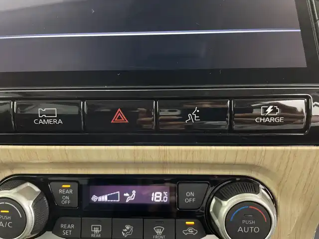 日産 セレナ e－パワー ハイウェイスター V 鹿児島県 2021(令3)年 4.4万km ブリリアントホワイトパール 純正ナビ/（AM/FM/CD/DVD/Bluetooth)/フルセグTV/アラウンドビューモニター/フリップダウンモニター/プロパイロット/両側パワースライドドア/ハンズフリーオートスライド/前席シートヒーター/ステアリングヒーター/ステアリングリモコン/横滑り防止/衝突被害軽減ブレーキ/クルーズコントロール/レーンキープアシスト/オートライト/前後コーナーセンサー/LEDヘッドライト/フォグランプ/フロアマット/純正15インチアルミ/プッシュスタート