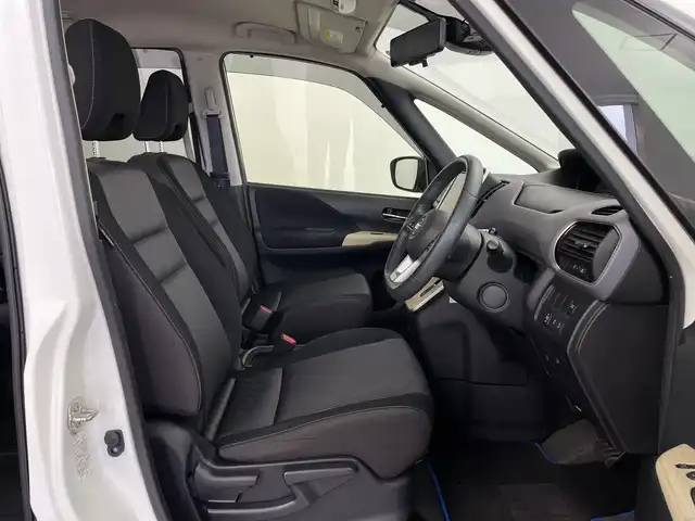 日産 セレナ e－パワー ハイウェイスター V 鹿児島県 2021(令3)年 4.4万km ブリリアントホワイトパール 純正ナビ/（AM/FM/CD/DVD/Bluetooth)/フルセグTV/アラウンドビューモニター/フリップダウンモニター/プロパイロット/両側パワースライドドア/ハンズフリーオートスライド/前席シートヒーター/ステアリングヒーター/ステアリングリモコン/横滑り防止/衝突被害軽減ブレーキ/クルーズコントロール/レーンキープアシスト/オートライト/前後コーナーセンサー/LEDヘッドライト/フォグランプ/フロアマット/純正15インチアルミ/プッシュスタート