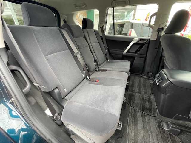 トヨタ ランドクルーザー プラド TX 静岡県 2021(令3)年 4.8万km ブラッキッシュアゲハガラスフレーク ４WD/ワンオーナー/純正SDナビ【AM/FM/BT/CD/DVD】/フルセグＴＶ/バックカメラ/ステアリングスィッチ/ＥＴＣ/スマートキー/クルーズコントロール/ルーフレール/コーナーセンサー/純正フロアマット/プッシュスタート/オートマチックハイビーム/オートライト/電格ミラー/スペアキー１/レーンキープアシスト/衝突被害軽減システム/ステアリングリモコン/横滑り防止装置/ドライブレコーダー/保証書/取扱説明書