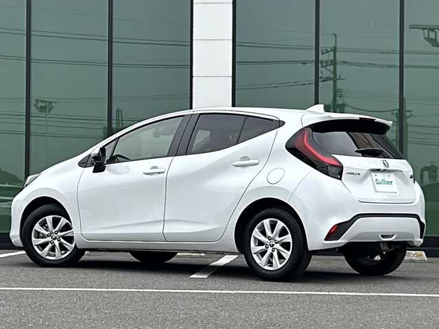 トヨタ アクア Z 福岡県 2022(令4)年 2.7万km プラチナホワイトパールマイカ 純正１０．５インチＤＡナビ　/全周囲カメラ　/トヨタセーフティセンス　/ＢＳＭ　/前席シートヒーター　/ステアリングヒーター　/パワーシート　/レーダークルーズコントロール　/ＨＵＤ　/パーキングアシスト　/ハーフレザー