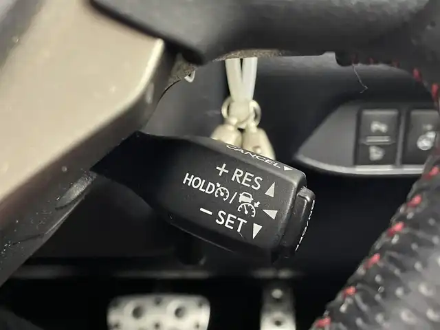 レクサス ＣＴ 200h Fスポーツ 埼玉県 2017(平29)年 4.6万km 赤Ⅱ メーカーナビ　サンルーフ　革シート　Ｂカメラ　シートヒーター　ＥＴＣ　レーダークルーズ　　コーナーセンサー　フルセグ　ＬＥＤヘッドライト　衝撃被害軽減装置　オートライト　レーンアシスト
