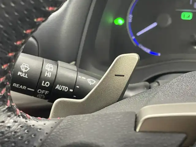 レクサス ＣＴ 200h Fスポーツ 埼玉県 2017(平29)年 4.6万km 赤Ⅱ メーカーナビ　サンルーフ　革シート　Ｂカメラ　シートヒーター　ＥＴＣ　レーダークルーズ　　コーナーセンサー　フルセグ　ＬＥＤヘッドライト　衝撃被害軽減装置　オートライト　レーンアシスト