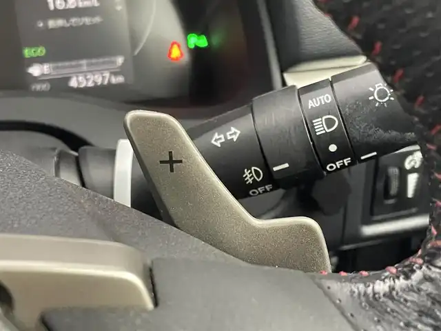 レクサス ＣＴ 200h Fスポーツ 埼玉県 2017(平29)年 4.6万km 赤Ⅱ メーカーナビ　サンルーフ　革シート　Ｂカメラ　シートヒーター　ＥＴＣ　レーダークルーズ　　コーナーセンサー　フルセグ　ＬＥＤヘッドライト　衝撃被害軽減装置　オートライト　レーンアシスト