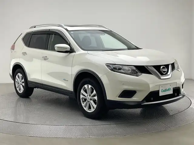 日産 エクストレイル ハイブリッド 20X エマージェンシーブレーキ 兵庫県 2016(平28)年 3.9万km ブリリアントホワイトパール 社外メモリナビ/（CD/DVD・SD/Bluetooth/フルセグTV）/・AVIC-RW901/バックカメラ/スライディングガラスルーフ/コーナーセンサー（前後）/エマージェンシーブレーキ/LKA/横滑り防止装置/パワーバックドア/カプロンシート/シートヒーター（D/N席）/LEDヘッドライト/オートライト/ETC/純正17インチアルミホイール/社外フロアマット/純正ドアバイザー/スマートキー/スペアキー1本/ルーフレール