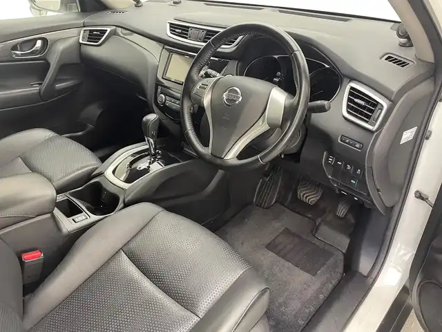 日産 エクストレイル ハイブリッド 20X エマージェンシーブレーキ 兵庫県 2016(平28)年 3.9万km ブリリアントホワイトパール 社外メモリナビ/（CD/DVD・SD/Bluetooth/フルセグTV）/・AVIC-RW901/バックカメラ/スライディングガラスルーフ/コーナーセンサー（前後）/エマージェンシーブレーキ/LKA/横滑り防止装置/パワーバックドア/カプロンシート/シートヒーター（D/N席）/LEDヘッドライト/オートライト/ETC/純正17インチアルミホイール/社外フロアマット/純正ドアバイザー/スマートキー/スペアキー1本/ルーフレール