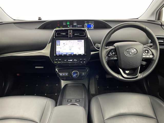 トヨタ プリウス Sツーリングセレクション 埼玉県 2019(平31)年 5.5万km エモーショナルレッドⅡ 純正9インチナビ バックカメラ セーフティセンス レーダークルーズコントロール黒革シート ETC 地デジフルセグTV LEDヘッドライト プッシュスタート スマートキー シートヒーター
