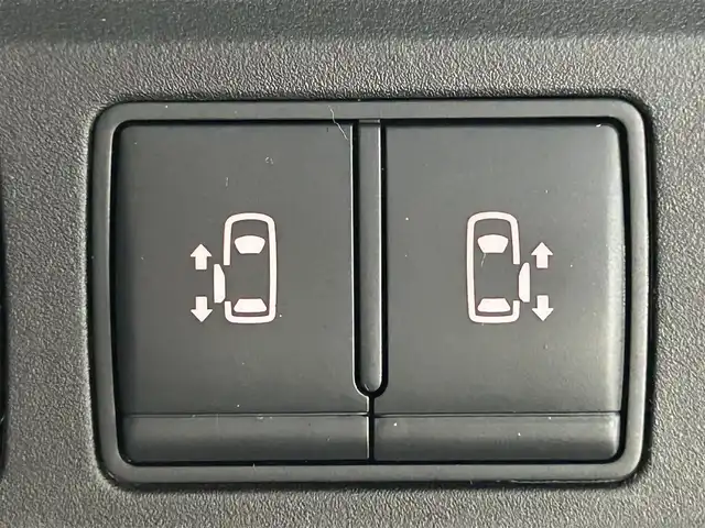 日産 セレナ ハイウェイスター Vセレクション 大阪府 2017(平29)年 2.2万km ダイヤモンドブラック ProPILOT 純正9incナビ(フルセグ/DVD再生/Bluetooth) 360カメラ 後席モニター デジタルインナーミラー ETC 衝突軽減 レーダークルコン パークアシスト ドラレコ