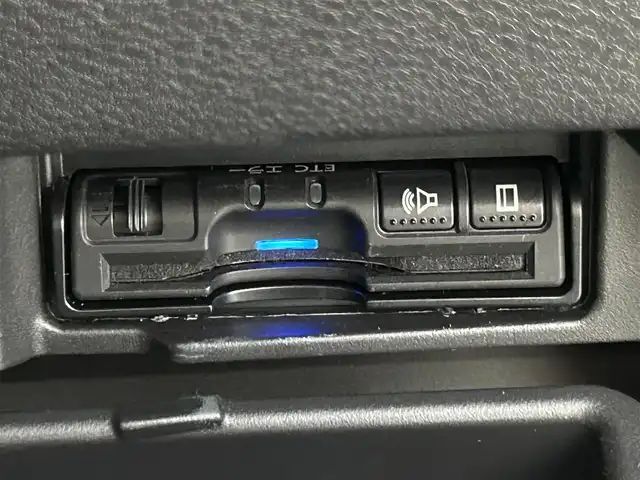 日産 セレナ ハイウェイスター Vセレクション 大阪府 2017(平29)年 2.2万km ダイヤモンドブラック ProPILOT 純正9incナビ(フルセグ/DVD再生/Bluetooth) 360カメラ 後席モニター デジタルインナーミラー ETC 衝突軽減 レーダークルコン パークアシスト ドラレコ