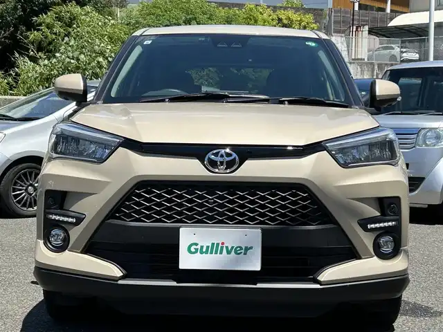 トヨタ ライズ Z 長崎県 2021(令3)年 6.8万km ナチュラルベージュマイカM ワンオーナー/純正9インチディスプレイオーディオ(BT/ラジオ/TV/Apple　Carplay/Android　Auto)/プッシュスタート/スマートキー/スペアキー/MTモード付AT/全車速追従機能付ACC/前後ドラレコ/ビルトインETC/デジタルインナーミラー/純正フロアマット/ドアバイザー/純正17インチアルミホイール/前席シートヒーター/ABS/VSC・TRC/イモビライザーシステム/スマートアシスト/前後コーナーセンサー/アイドリングストップ/LKC/SRSダブル・サイドエアバッグ/SRSカーテンエアバッグ/オートライト/取扱説明書/保証書/記録簿