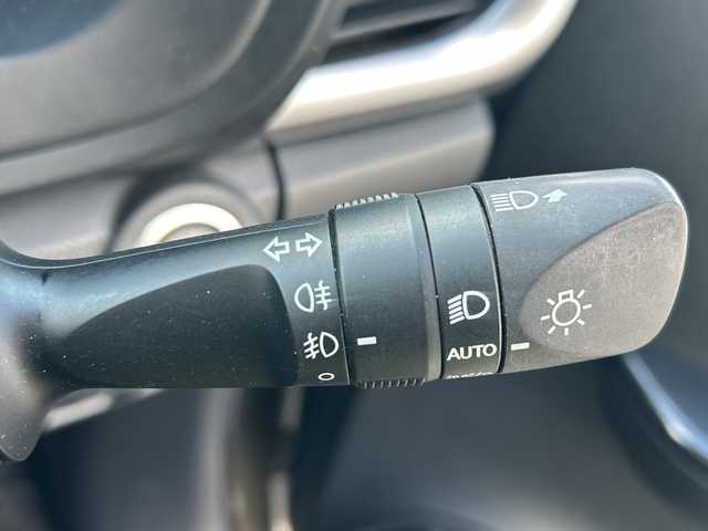 トヨタ ハイラックス Z 千葉県 2021(令3)年 10.7万km オキサイドブロンズM ナビＡＶＩＣ－ＲＷ７１１　バックカメラ　セーフティセンス　ＰＣＳ　ＬＤＡ　クルコン　ＤＶＤ　フルセグＴＶ　ＤＡＣ　サイドステップ　バックセンサー　ＬＥＤライト　オートライト　１７インチＡＷ