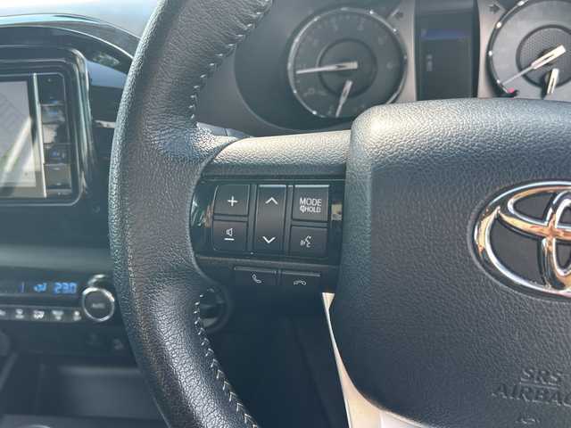 トヨタ ハイラックス Z 千葉県 2021(令3)年 10.7万km オキサイドブロンズM ナビＡＶＩＣ－ＲＷ７１１　バックカメラ　セーフティセンス　ＰＣＳ　ＬＤＡ　クルコン　ＤＶＤ　フルセグＴＶ　ＤＡＣ　サイドステップ　バックセンサー　ＬＥＤライト　オートライト　１７インチＡＷ