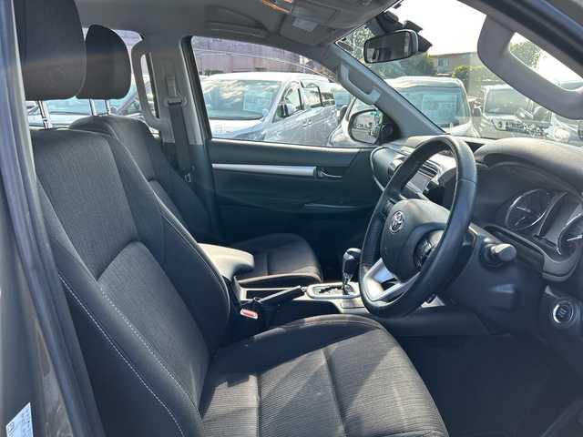 トヨタ ハイラックス Z 千葉県 2021(令3)年 10.7万km オキサイドブロンズM ナビＡＶＩＣ－ＲＷ７１１　バックカメラ　セーフティセンス　ＰＣＳ　ＬＤＡ　クルコン　ＤＶＤ　フルセグＴＶ　ＤＡＣ　サイドステップ　バックセンサー　ＬＥＤライト　オートライト　１７インチＡＷ