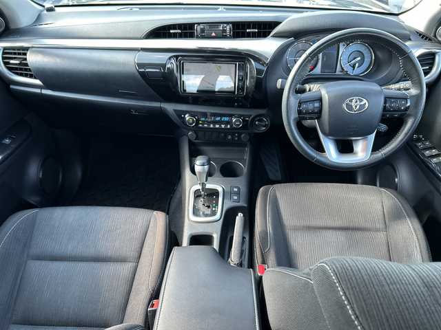 トヨタ ハイラックス Z 千葉県 2021(令3)年 10.7万km オキサイドブロンズM ナビＡＶＩＣ－ＲＷ７１１　バックカメラ　セーフティセンス　ＰＣＳ　ＬＤＡ　クルコン　ＤＶＤ　フルセグＴＶ　ＤＡＣ　サイドステップ　バックセンサー　ＬＥＤライト　オートライト　１７インチＡＷ