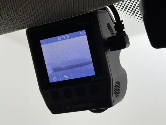 ＢＭＷ ３２０ｄ ラグジュアリー 福岡県 2018(平30)年 2.5万km 黒 純正ナビ/フルセグTV/ＥＴＣ　/ドライブレコーダー　/バックカメラ　/レーダークルーズコントロール　/ＢＳＭ　/レーンキープ　/クリアランスソナー　/横滑り防止装置　/アイドリングストップ/シートヒーター　/レザーシート　/パワーシート　/純正１７インチＡＷ　/ＬＥＤ