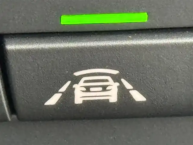 ＢＭＷ ３２０ｄ ラグジュアリー 福岡県 2018(平30)年 2.5万km 黒 純正ナビ/フルセグTV/ＥＴＣ　/ドライブレコーダー　/バックカメラ　/レーダークルーズコントロール　/ＢＳＭ　/レーンキープ　/クリアランスソナー　/横滑り防止装置　/アイドリングストップ/シートヒーター　/レザーシート　/パワーシート　/純正１７インチＡＷ　/ＬＥＤ