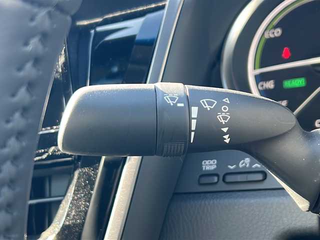 トヨタ カムリ WSレザーパッケージ 愛知県 2023(令5)年 0.8万km アティチュードブラックマイカ/プラチナホワイトパールマイカ /禁煙車/ワンオーナー//9インチディスプレイオーディオ//Tコネクトナビ/フルセグTV//Bluetooth・USB//バックカメラ・パノラミックビューモニター//ビルトインETC2.0//前後ドライブレコーダー//カラーヘッドアップディスプレイ//トヨタセーフティセンス//プリクラッシュセーフティ//レーントレーシングアシスト//オートマチックハイビーム//ロードサインアシスト//レーダークルーズコントロール/　（全車速追従機能付き）//ブラインドスポットモニター//クリアランスソナー//リアクロストラフィックアラート//パーキングサポートブレーキ//黒本革シート//前席シートヒーター//前席パワーシート//パドルシフト//純正１８インチアルミ//本革巻きステアリング//電動チルトステアリング//電動パーキング・ブレーキホールド//ISOFIX//LEDオートライト//電動格納ミラーウィンカー//純正フロアマット//純正ドアバイザー//取扱説明書//新車保証書//スペアキー