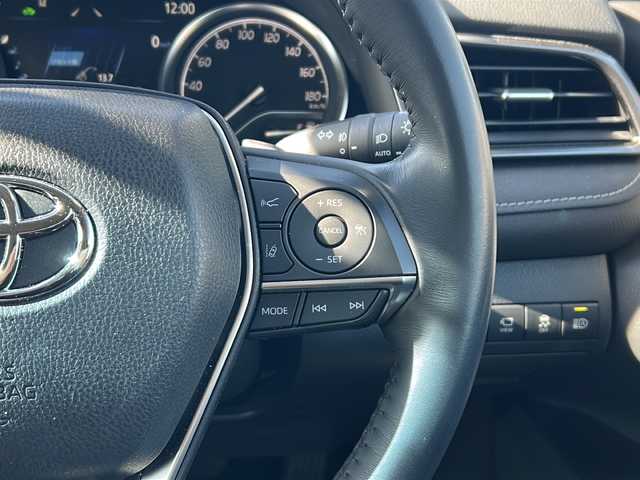 トヨタ カムリ WSレザーパッケージ 愛知県 2023(令5)年 0.8万km アティチュードブラックマイカ/プラチナホワイトパールマイカ /禁煙車/ワンオーナー//9インチディスプレイオーディオ//Tコネクトナビ/フルセグTV//Bluetooth・USB//バックカメラ・パノラミックビューモニター//ビルトインETC2.0//前後ドライブレコーダー//カラーヘッドアップディスプレイ//トヨタセーフティセンス//プリクラッシュセーフティ//レーントレーシングアシスト//オートマチックハイビーム//ロードサインアシスト//レーダークルーズコントロール/　（全車速追従機能付き）//ブラインドスポットモニター//クリアランスソナー//リアクロストラフィックアラート//パーキングサポートブレーキ//黒本革シート//前席シートヒーター//前席パワーシート//パドルシフト//純正１８インチアルミ//本革巻きステアリング//電動チルトステアリング//電動パーキング・ブレーキホールド//ISOFIX//LEDオートライト//電動格納ミラーウィンカー//純正フロアマット//純正ドアバイザー//取扱説明書//新車保証書//スペアキー