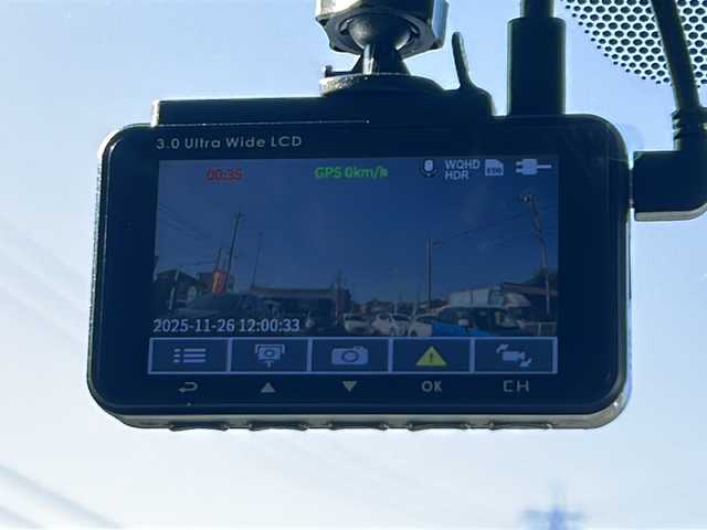 トヨタ カムリ WSレザーパッケージ 愛知県 2023(令5)年 0.8万km アティチュードブラックマイカ/プラチナホワイトパールマイカ /禁煙車/ワンオーナー//9インチディスプレイオーディオ//Tコネクトナビ/フルセグTV//Bluetooth・USB//バックカメラ・パノラミックビューモニター//ビルトインETC2.0//前後ドライブレコーダー//カラーヘッドアップディスプレイ//トヨタセーフティセンス//プリクラッシュセーフティ//レーントレーシングアシスト//オートマチックハイビーム//ロードサインアシスト//レーダークルーズコントロール/　（全車速追従機能付き）//ブラインドスポットモニター//クリアランスソナー//リアクロストラフィックアラート//パーキングサポートブレーキ//黒本革シート//前席シートヒーター//前席パワーシート//パドルシフト//純正１８インチアルミ//本革巻きステアリング//電動チルトステアリング//電動パーキング・ブレーキホールド//ISOFIX//LEDオートライト//電動格納ミラーウィンカー//純正フロアマット//純正ドアバイザー//取扱説明書//新車保証書//スペアキー