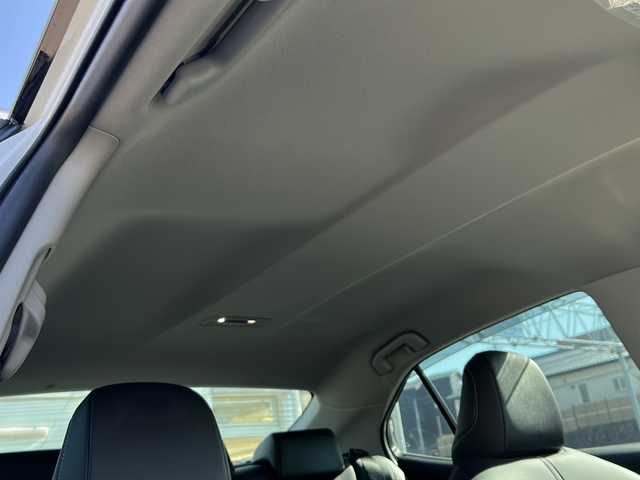 トヨタ カムリ WSレザーパッケージ 愛知県 2023(令5)年 0.8万km アティチュードブラックマイカ/プラチナホワイトパールマイカ /禁煙車/ワンオーナー//9インチディスプレイオーディオ//Tコネクトナビ/フルセグTV//Bluetooth・USB//バックカメラ・パノラミックビューモニター//ビルトインETC2.0//前後ドライブレコーダー//カラーヘッドアップディスプレイ//トヨタセーフティセンス//プリクラッシュセーフティ//レーントレーシングアシスト//オートマチックハイビーム//ロードサインアシスト//レーダークルーズコントロール/　（全車速追従機能付き）//ブラインドスポットモニター//クリアランスソナー//リアクロストラフィックアラート//パーキングサポートブレーキ//黒本革シート//前席シートヒーター//前席パワーシート//パドルシフト//純正１８インチアルミ//本革巻きステアリング//電動チルトステアリング//電動パーキング・ブレーキホールド//ISOFIX//LEDオートライト//電動格納ミラーウィンカー//純正フロアマット//純正ドアバイザー//取扱説明書//新車保証書//スペアキー