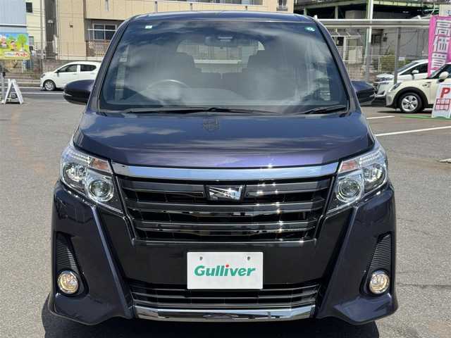トヨタ ノア Si ダブルバイビー 千葉県 2017(平29)年 2.6万km ダークバイオレットマイカメタリック ワンオーナー/プリクラッシュセーフティ/レーンキープアシスト/クルーズコントロール/純正9インチナビ/バックカメラ/AM/FM/CD/DVD/BT/フルセグTV/TVキャンセラー切替スイッチ付/ビルトインETC/両側パワースライドドア/ハーフレザーシート/2列目ロールサンシェード/ハーフレザーシート/アイドリングストップ/オートマチックハイビーム/オールオートパワーウィンドウ/純正フロアマット/純正ラゲージパーテーションケース/純正16インチAW/LEDヘッドライト/スペアキー1本/保証書・取説/H29・30・R1~6記録簿
