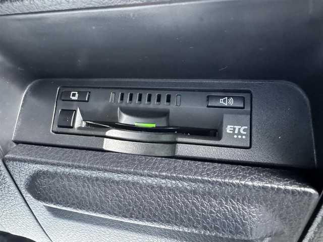 トヨタ ノア Si ダブルバイビー 千葉県 2017(平29)年 2.6万km ダークバイオレットマイカメタリック ワンオーナー/プリクラッシュセーフティ/レーンキープアシスト/クルーズコントロール/純正9インチナビ/バックカメラ/AM/FM/CD/DVD/BT/フルセグTV/TVキャンセラー切替スイッチ付/ビルトインETC/両側パワースライドドア/ハーフレザーシート/2列目ロールサンシェード/ハーフレザーシート/アイドリングストップ/オートマチックハイビーム/オールオートパワーウィンドウ/純正フロアマット/純正ラゲージパーテーションケース/純正16インチAW/LEDヘッドライト/スペアキー1本/保証書・取説/H29・30・R1~6記録簿