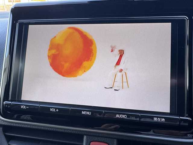 トヨタ ノア Si ダブルバイビー 千葉県 2017(平29)年 2.6万km ダークバイオレットマイカメタリック ワンオーナー/プリクラッシュセーフティ/レーンキープアシスト/クルーズコントロール/純正9インチナビ/バックカメラ/AM/FM/CD/DVD/BT/フルセグTV/TVキャンセラー切替スイッチ付/ビルトインETC/両側パワースライドドア/ハーフレザーシート/2列目ロールサンシェード/ハーフレザーシート/アイドリングストップ/オートマチックハイビーム/オールオートパワーウィンドウ/純正フロアマット/純正ラゲージパーテーションケース/純正16インチAW/LEDヘッドライト/スペアキー1本/保証書・取説/H29・30・R1~6記録簿