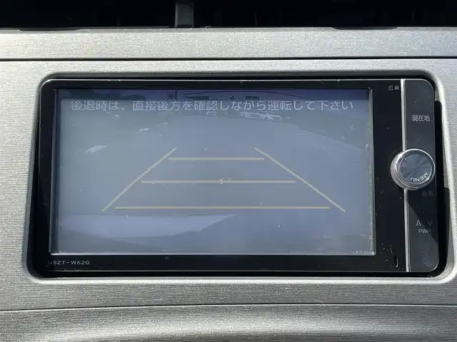 トヨタ プリウス S 千葉県 2012(平24)年 9.3万km ホワイトパールクリスタルシャイン 純正SDナビ【NSZT-W62G】/バックカメラ/スマートキー/純正キセノンヘッドライト/フォグランプ/社外16インチアルミホイール/ドアバイザー/サイド＆カーテンエアバッグ