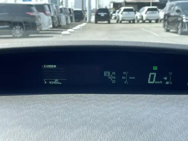 トヨタ プリウス S 千葉県 2012(平24)年 9.3万km ホワイトパールクリスタルシャイン 純正SDナビ【NSZT-W62G】/バックカメラ/スマートキー/純正キセノンヘッドライト/フォグランプ/社外16インチアルミホイール/ドアバイザー/サイド＆カーテンエアバッグ