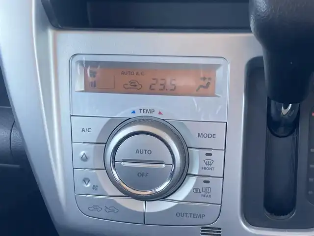 スズキ ハスラー J 島根県 2019(令1)年 0.8万km フェニックスレッドパール/ブルーイッシュブラックパール ワンオーナー /社外メモリナビ (CD/DVD/BT/フルセグ)/衝突被害軽減ブレーキ/車線逸脱警告/前方ドライブレコーダー/アイドリングストップ/運転席シートヒーター/オートライト/LEDヘッドライト/ステアリングリモコン/電動格納ミラー/純正ドアバイザー/純正フロアマット/社外AW付きスタッドレスタイヤ積み込み/取扱説明書/保証書/スペアキー×1