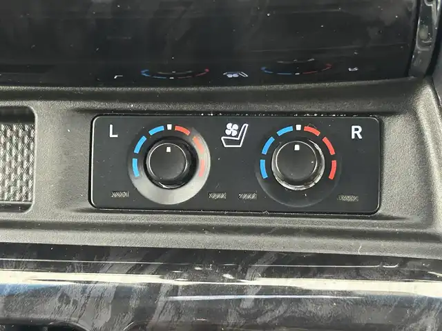 トヨタ アルファードハイブリット SR 千葉県 2020(令2)年 2.6万km ホワイトパールクリスタルシャイン トヨタセーフティセンス/　・プリクラッシュセーフティ/　・オートマチックハイビーム /　・レーンディパーチャーアラート（LDA）/　・ロードサインアシスト（RSA）/　・先行車発進お知らせ機能/　・BSM/　・クリアランスソナー /　・レーダークルーズコントロール/純正ディスプレイオーディオ/　ナビキット/フルセグTV/CD/DVD/BT/純正12インチフリップダウンモニター/デジタルインナーミラー/両側パワースライドドア/パワーバックドア/ビルトインETC2.0/ブラックレザーシート/パワーシート/前席シートヒーター/エアシート/LEDヘッドライト/フォグライト/社外20インチアルミホイール/TEIN車高調