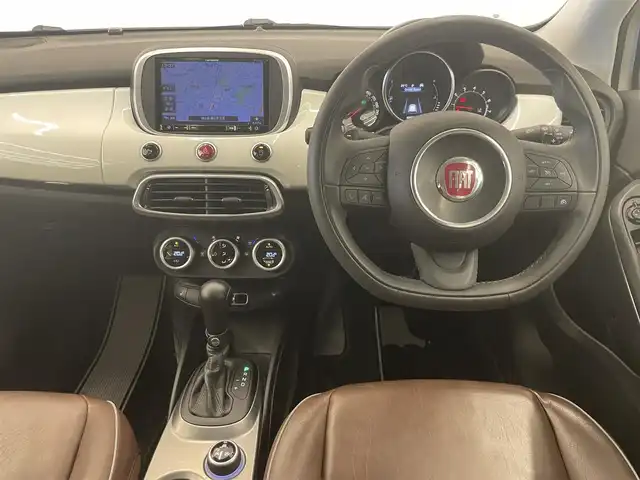 フィアット ５００Ｘ ポップスタープラス 岡山県 2017(平29)年 4.9万km BIANCO GHIACCIO ワンオーナー/社外メモリナビ【AVIC-RL05】/(DVD/ワンセグTV/Bluetooth/USB/MSV)/バックカメラ/クルーズコントロール/衝突軽減ブレーキ/ブラインドスポットモニター/HIDヘッドライト/スマートキー/ETC/レザーシート/前席パワーシート/前席シートヒーター/レーンアシスト/パドルシフト/横滑り防止機能/純正18インチアルミホイール/保証書/取扱説明書