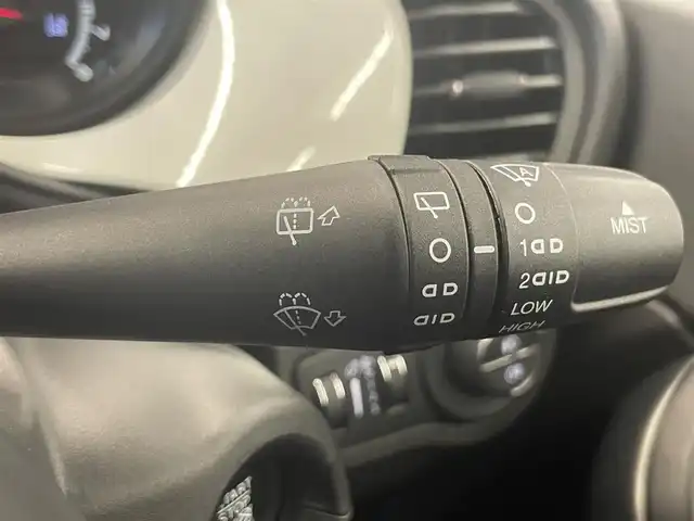 フィアット ５００Ｘ ポップスタープラス 岡山県 2017(平29)年 4.9万km BIANCO GHIACCIO ワンオーナー/社外メモリナビ【AVIC-RL05】/(DVD/ワンセグTV/Bluetooth/USB/MSV)/バックカメラ/クルーズコントロール/衝突軽減ブレーキ/ブラインドスポットモニター/HIDヘッドライト/スマートキー/ETC/レザーシート/前席パワーシート/前席シートヒーター/レーンアシスト/パドルシフト/横滑り防止機能/純正18インチアルミホイール/保証書/取扱説明書