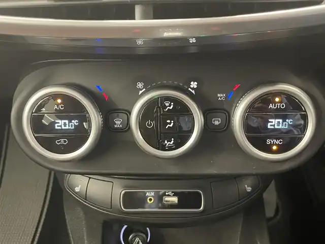 フィアット ５００Ｘ ポップスタープラス 岡山県 2017(平29)年 4.9万km BIANCO GHIACCIO ワンオーナー/社外メモリナビ【AVIC-RL05】/(DVD/ワンセグTV/Bluetooth/USB/MSV)/バックカメラ/クルーズコントロール/衝突軽減ブレーキ/ブラインドスポットモニター/HIDヘッドライト/スマートキー/ETC/レザーシート/前席パワーシート/前席シートヒーター/レーンアシスト/パドルシフト/横滑り防止機能/純正18インチアルミホイール/保証書/取扱説明書