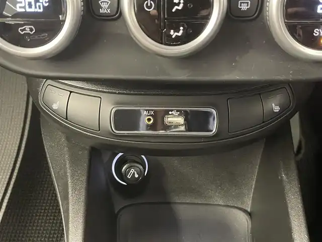 フィアット ５００Ｘ ポップスタープラス 岡山県 2017(平29)年 4.9万km BIANCO GHIACCIO ワンオーナー/社外メモリナビ【AVIC-RL05】/(DVD/ワンセグTV/Bluetooth/USB/MSV)/バックカメラ/クルーズコントロール/衝突軽減ブレーキ/ブラインドスポットモニター/HIDヘッドライト/スマートキー/ETC/レザーシート/前席パワーシート/前席シートヒーター/レーンアシスト/パドルシフト/横滑り防止機能/純正18インチアルミホイール/保証書/取扱説明書