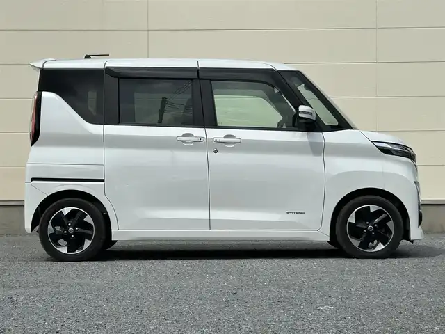 日産 ルークス ハイウェイスター X 茨城県 2020(令2)年 7.9万km ホワイトパール 純正ナビ/フルセグTV/Bluetooth接続/全方位カメラ/両側パワースライド/純正ドアバイザー/DVD再生機能/クリアランスソナー/LEDヘッドライト/純正フロアマット/純正１４インチアルミホイール/スマートキー/プッシュスタート