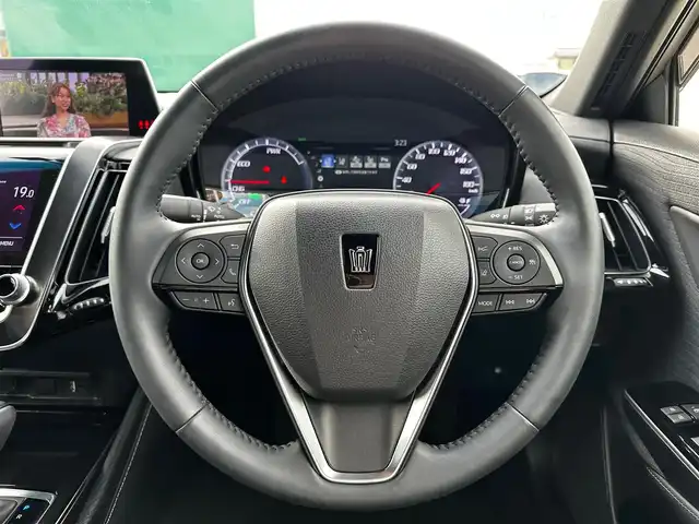 トヨタ クラウン ハイブリッド S Cパッケージ 宮城県 2019(令1)年 1.4万km ホワイトパールクリスタルシャイン ムーンルーフ/＝＝＝/モデリスタエアロ（F/S/R）/モデリスタ19インチAW/セーフティセンス/・プリクラッシュセーフティ/・レーントレーシングアシスト/・レーダークルーズコントロール/・オートマチックハイビーム/・ロードサインアシスト/・先行車発進告知機能/ブラインドスポットモニター/リアクロストラフィックオートブレーキ/リアクロストラフィックアラート/カラーヘッドアップディスプレイ/純正ナビ/・CD/DVD/・Bluetooth/・フルセグTV/バックカメラ/ビルトインETC/ドライブレコーダー/AC100V/100Wコンセント/パワーシート/シートヒーター/ステアリグヒーター/革巻きステアリング/ステアリングスイッチ/パドルシフト/電動パーキングブレーキ/ブレーキホールド/LEDヘッドランプ/フォグランプ/オートライト/スマートキー＆プッシュスタート/電動格納ミラー/純正フロアマット/純正ドアバイザー/W/サイド/カーテンエアバッグ