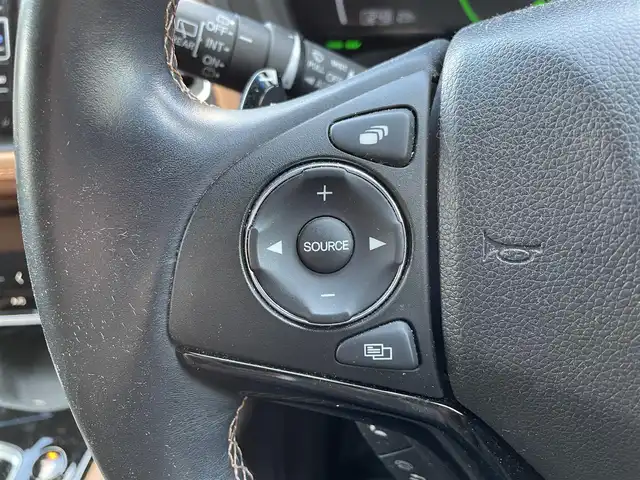 ホンダ ヴェゼル ハイブリッド Z ホンダセンシング 大阪府 2020(令2)年 5.5万km ミッドナイトブルービームM ホンダセンシング/　・追従式クルコン/　・車線逸脱/　・衝突軽減ブレーキ/純正SDナビゲーション/　Bluetooth/CD/DVD/フルセグ/FM/AM/バックカメラ/ハーフレザー/前席シートヒーター/純正17インチアルミ/革巻ステアリング/ステアリングシフト/ビルトインETC/プッシュスタート/電動パーキング/ブレーキホールド