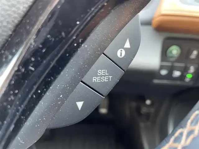 ホンダ ヴェゼル ハイブリッド Z ホンダセンシング 大阪府 2020(令2)年 5.5万km ミッドナイトブルービームM ホンダセンシング/　・追従式クルコン/　・車線逸脱/　・衝突軽減ブレーキ/純正SDナビゲーション/　Bluetooth/CD/DVD/フルセグ/FM/AM/バックカメラ/ハーフレザー/前席シートヒーター/純正17インチアルミ/革巻ステアリング/ステアリングシフト/ビルトインETC/プッシュスタート/電動パーキング/ブレーキホールド